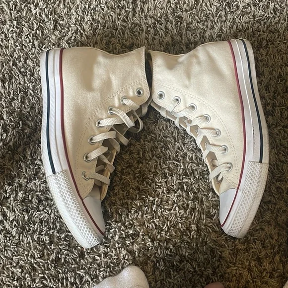 Beige Converse All Star Chuck Taylor (size 6 mens) (size 8 women's) - Picture 2 of 9